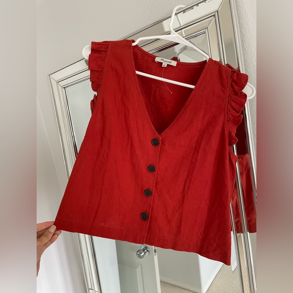 Brand new, never worn Madewell top in red size 4